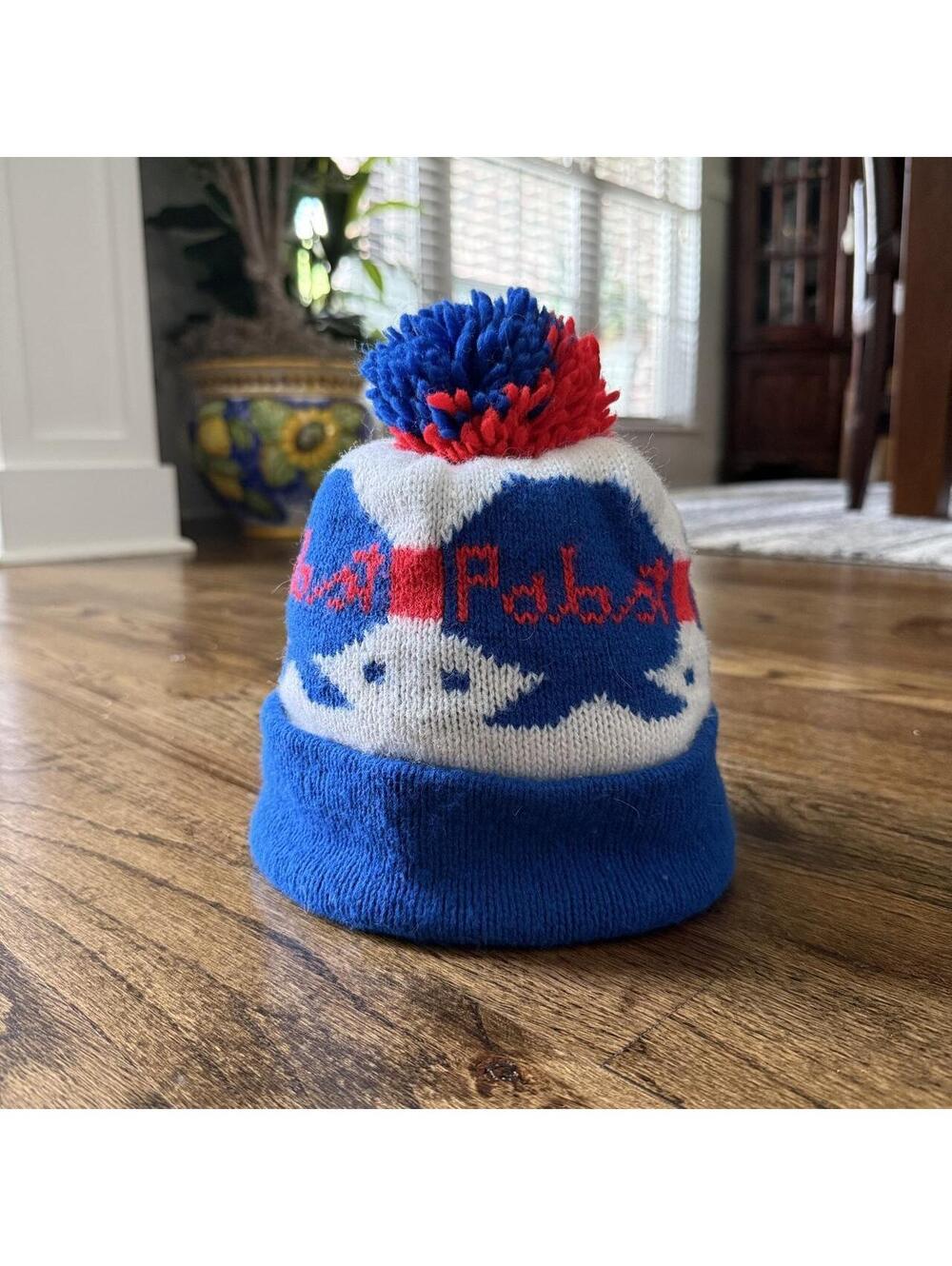 🍺🐋 Vintage Pabst Blue Ribbon Pom Beanie